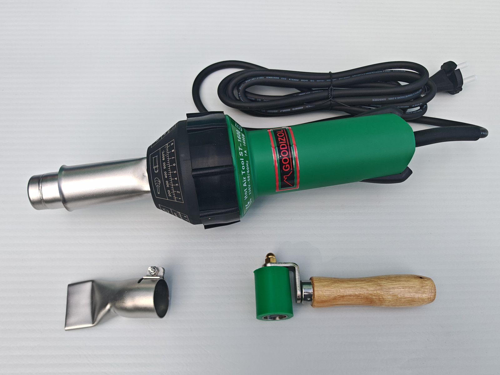 Фен GOODIZOL ST 1600 Вт — комплект для сварки ПВХ/ТПО мембраны, тента, лайнера Фен GOODIZOL ST 1600 Вт — комплект для сварки ПВХ/ТПО мембраны, тента, лайнера