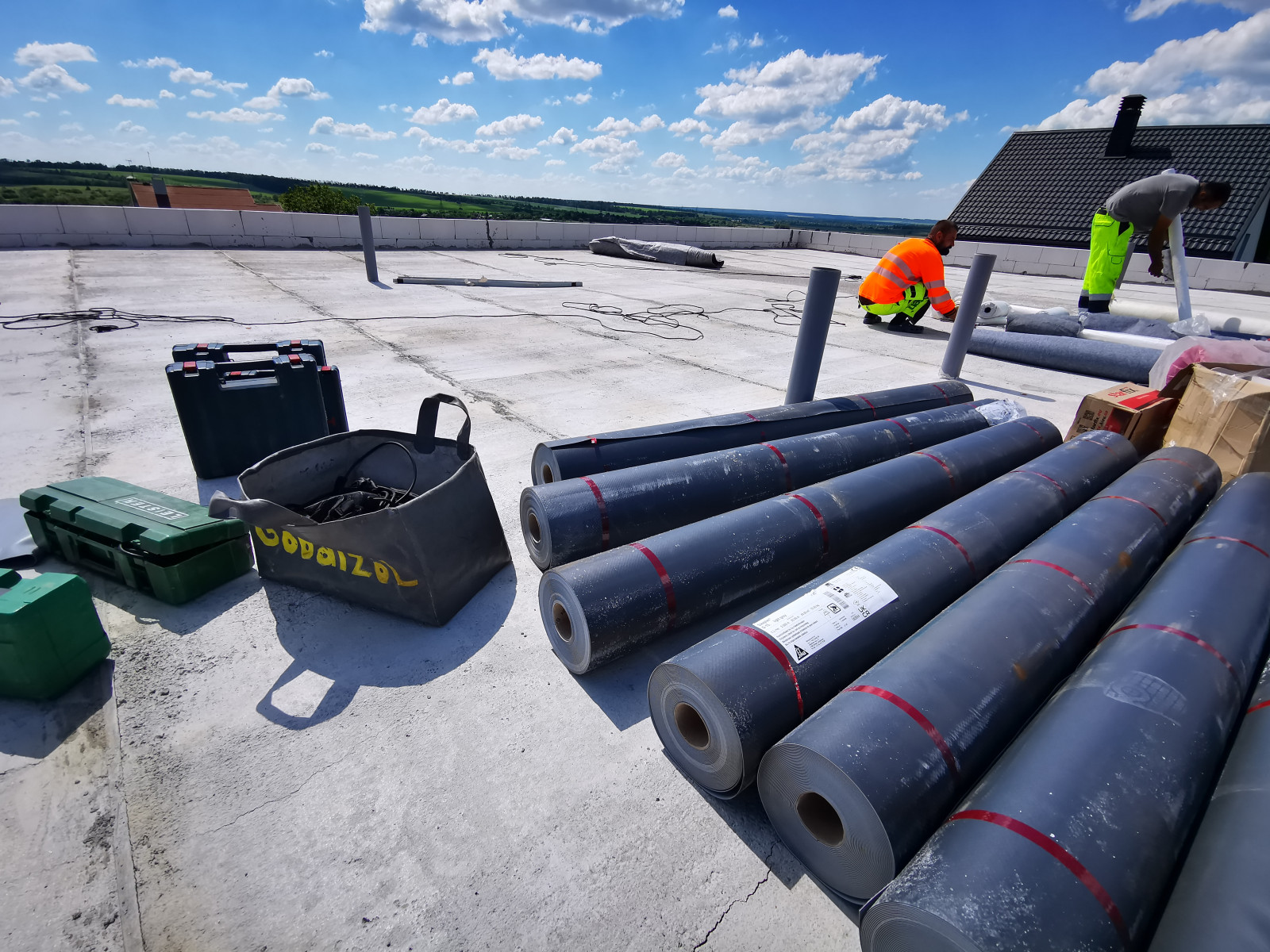 Огляд рулонних матеріалів для покрівельної гідроізоляції