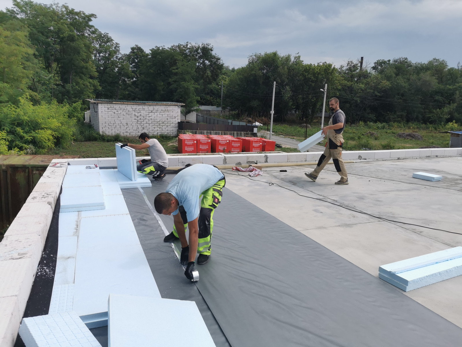 Які матеріали краще використовувати для пароізоляції плоского даху