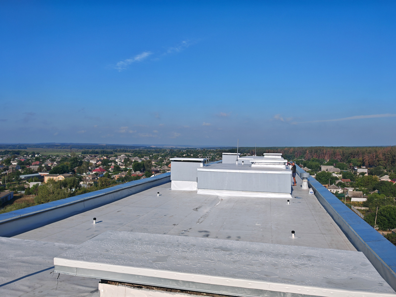 ПВХ-мембраны для плоских крыш в Харькове: профессиональное сравнение и монтаж под местный климат ПВХ-мембраны для плоских крыш в Харькове: профессиональное сравнение и монтаж под местный климат
