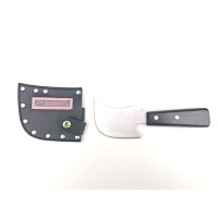 Чехол из кожи для месяцевидного ножа.