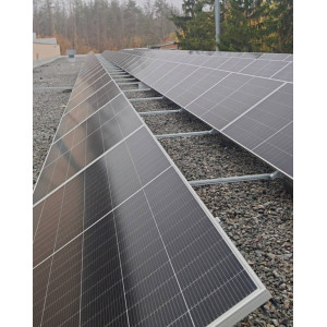 Експлуатація плоскої покрівлі: монтаж і розміщення сонячних панелей, колекторів та кондиціонерів на ПВХ-мембрані | GOODIZOL