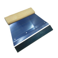 Шпатель 21см с гребенкой А2 1шт для нанесения клея при укладке линолеума. Шпатель 21см с гребенкой А2 1шт для нанесения клея при укладке линолеума.