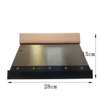 Шпатель 28 см с гребенкой A2 (1 шт.) для нанесения клея при укладке линолеума / ПВХ / виниловых покрытий Шпатель 28 см с гребенкой A2 (1 шт.) для нанесения клея при укладке линолеума / ПВХ / виниловых покрытий