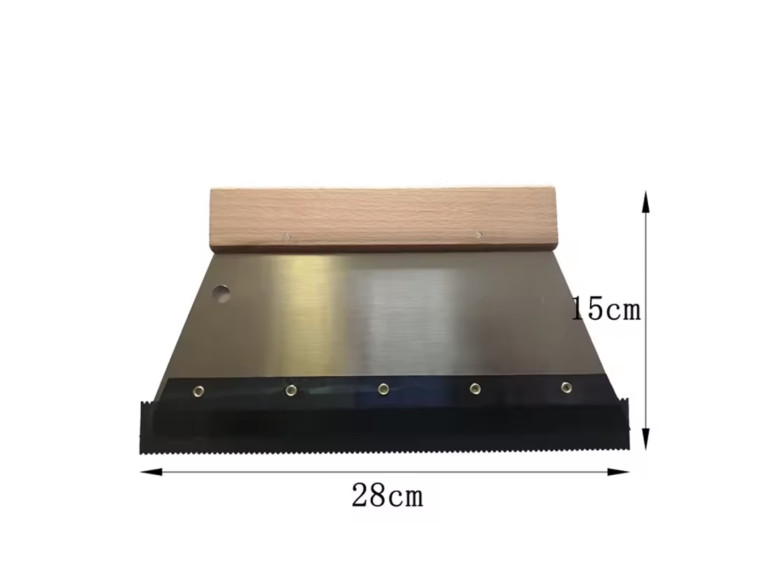 Шпатель 28 см с гребенкой A2 (1 шт.) для нанесения клея при укладке линолеума Шпатель 28 см с гребенкой A2 (1 шт.) для нанесения клея при укладке линолеума